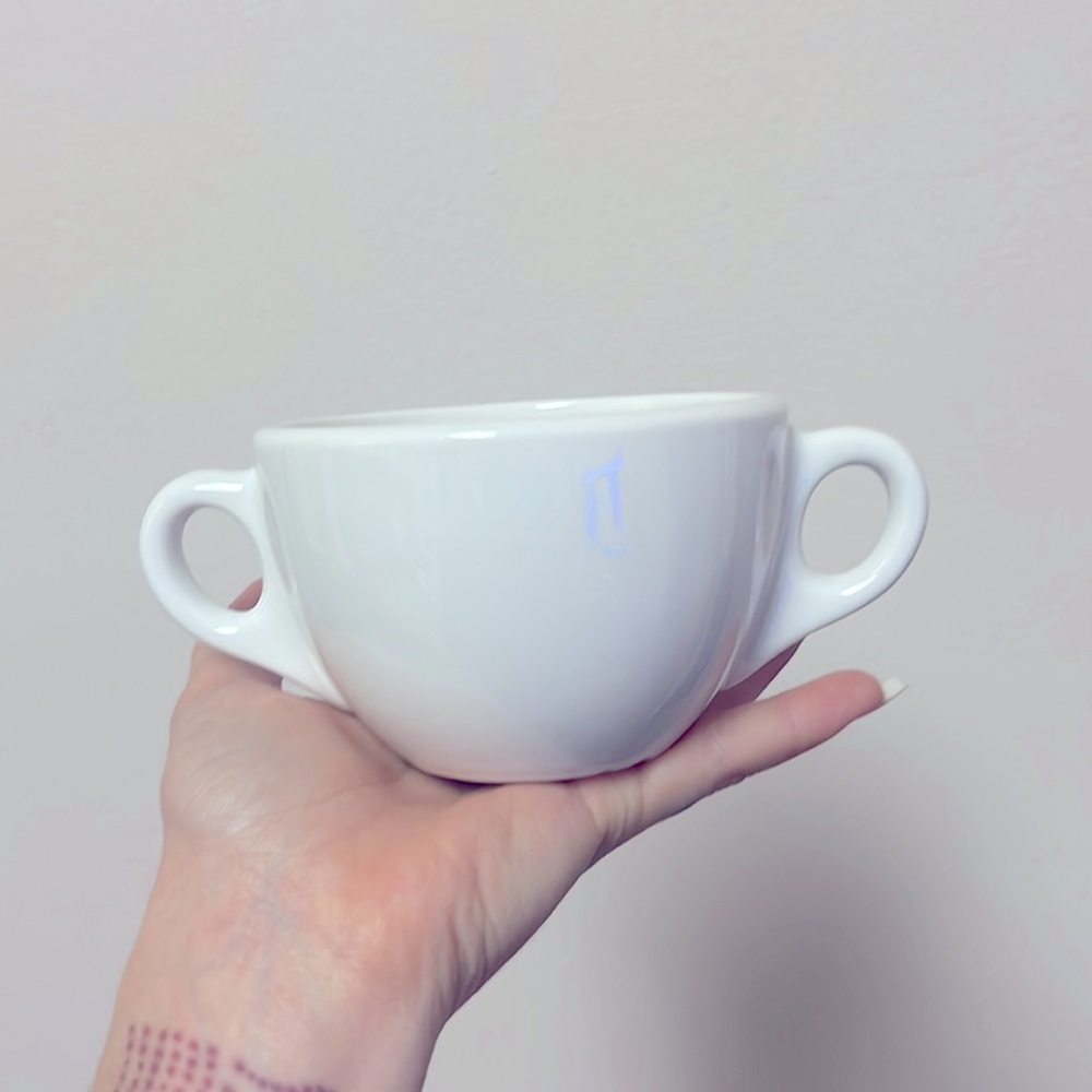 Syracuse China vintage double handled teacup ☕️